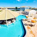 Lacqua diroma apartamento completo com fogão, geladeira, micro-ondas, Piscina 24h, acomoda até 5 pessoas