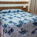 Lacqua diroma apartamento completo com fogão, geladeira, micro-ondas, Piscina 24h, acomoda até 5 pessoas